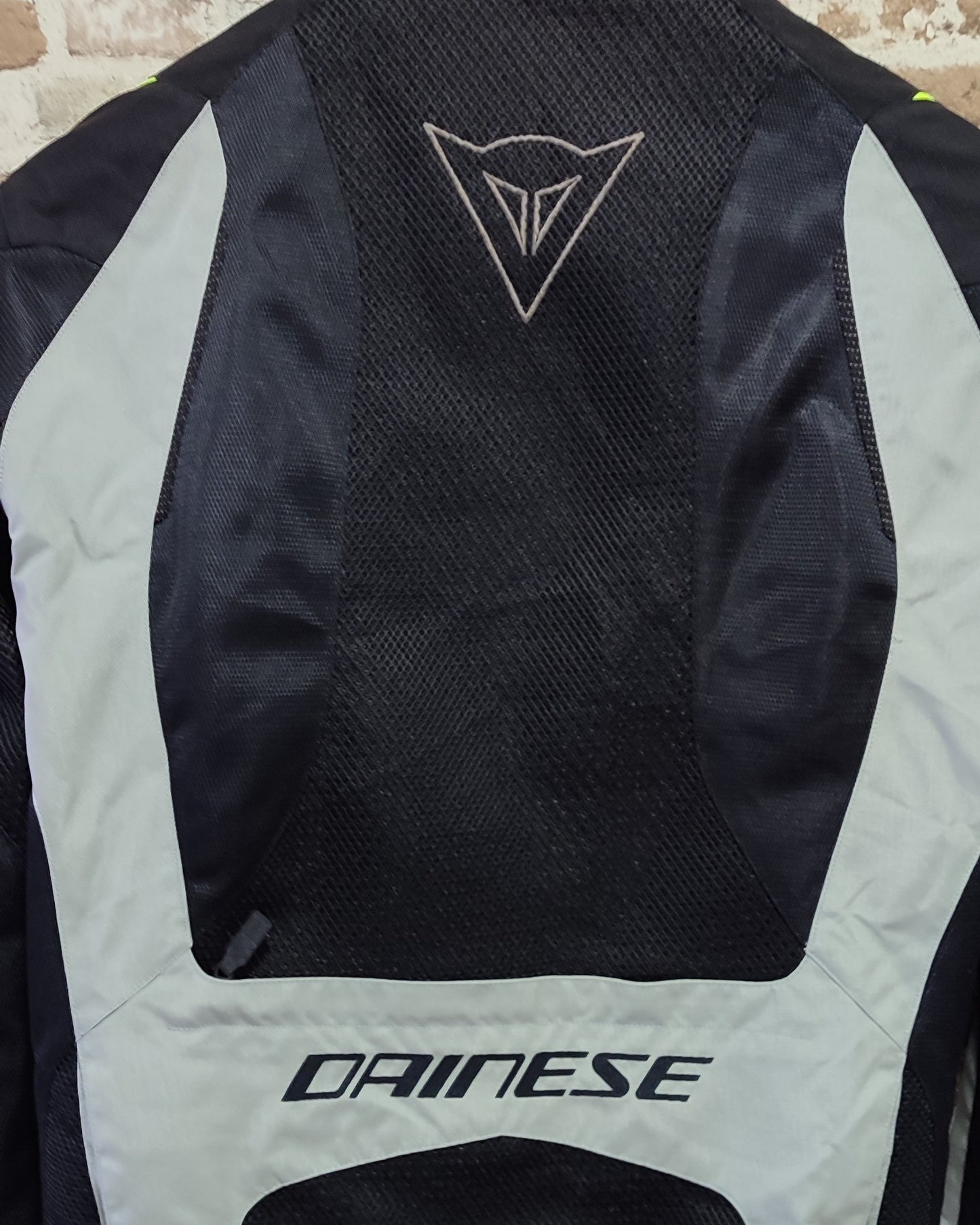 Chaqueta Dainese perforada