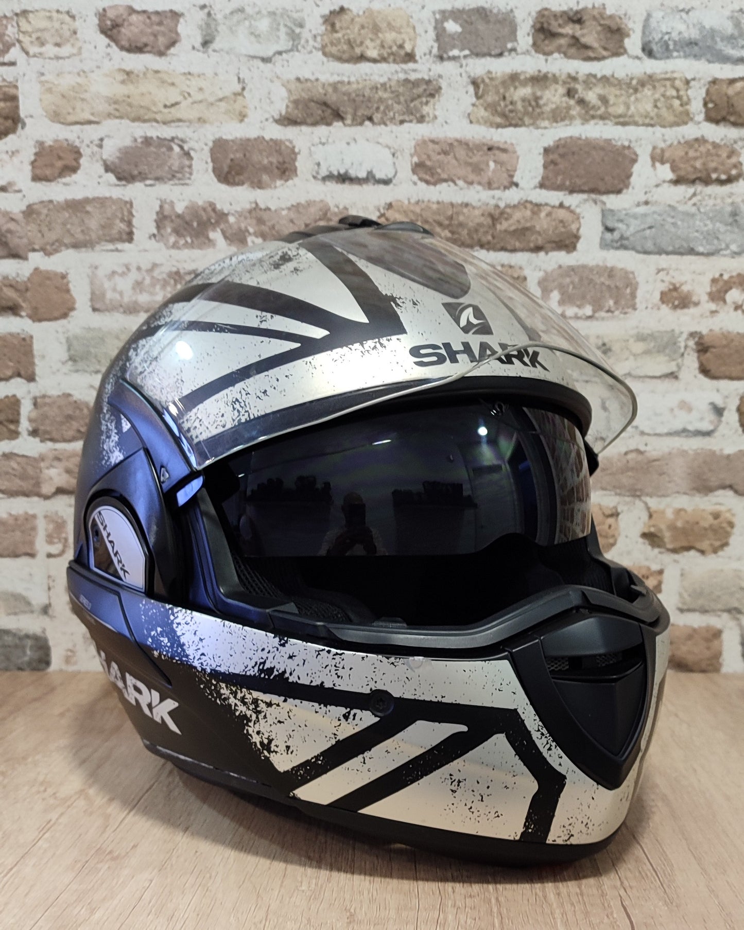 Casco Shark Evoline