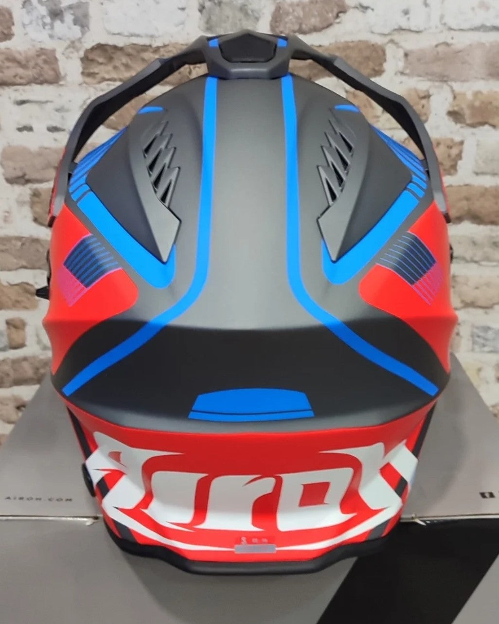 Casco Airoh Commander