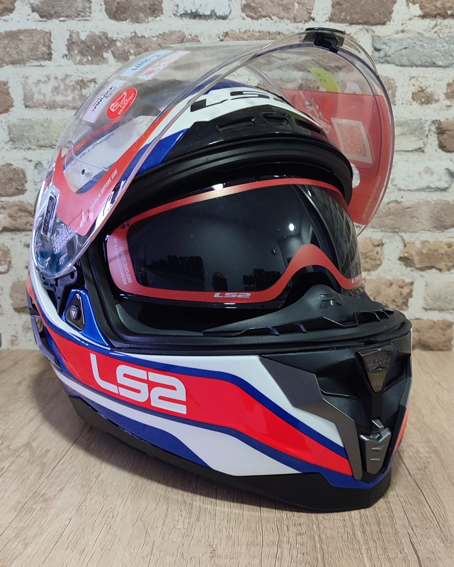 Casco LS2 Challenger