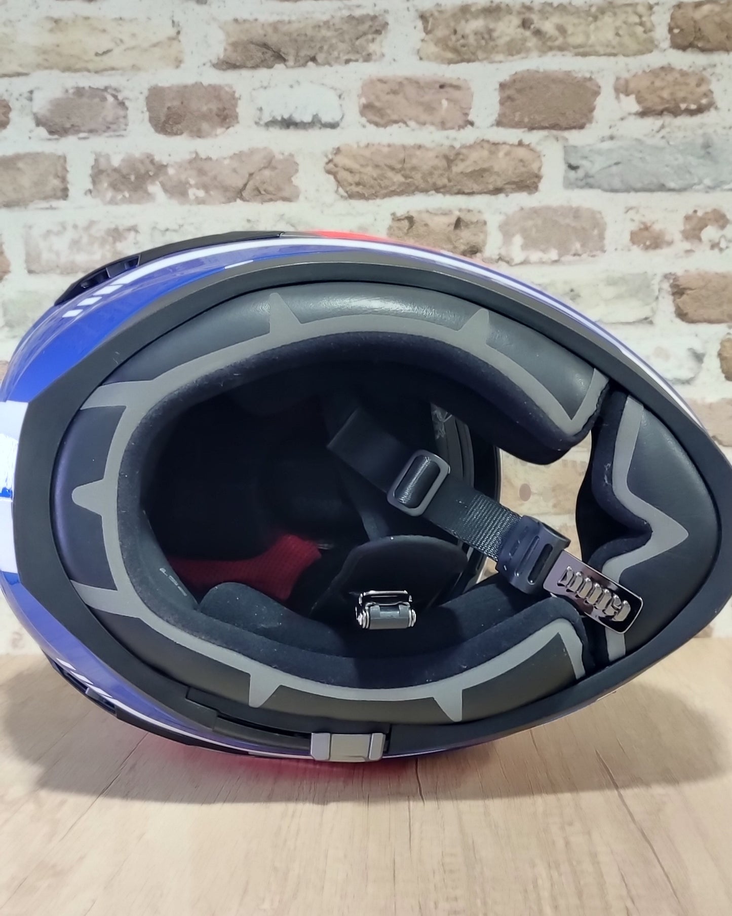 Casco LS2 Challenger