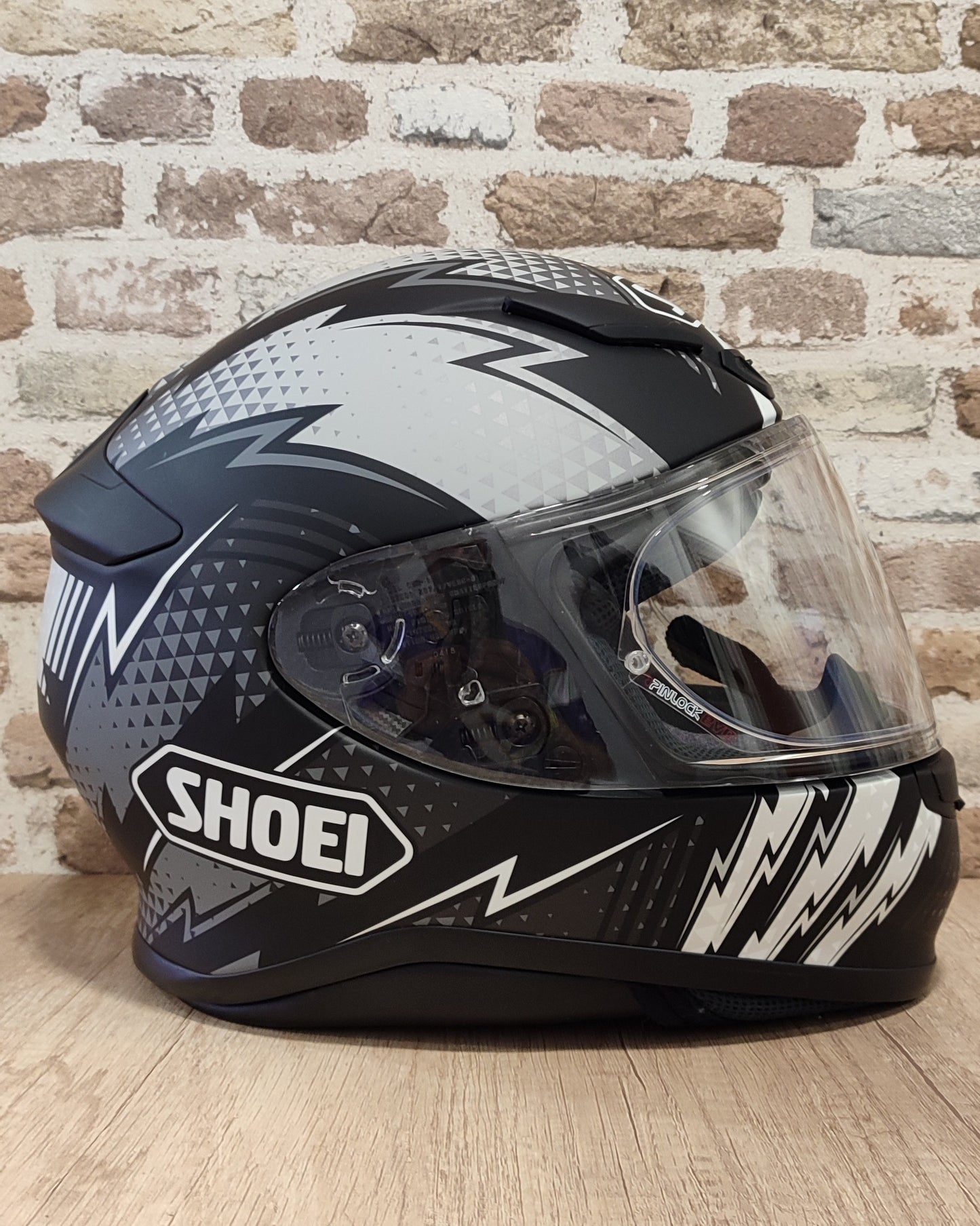 Casco Shoei NXR