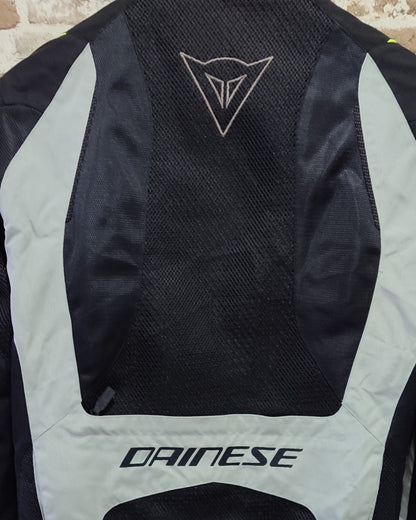 Chaqueta Dainese perforada