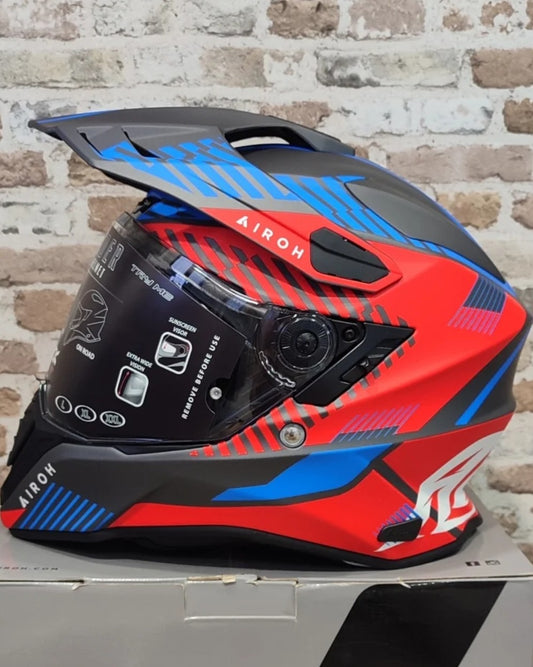 Casco Airoh Commander