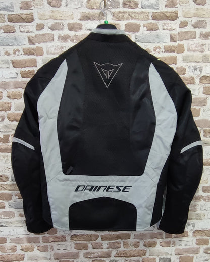 Chaqueta Dainese perforada