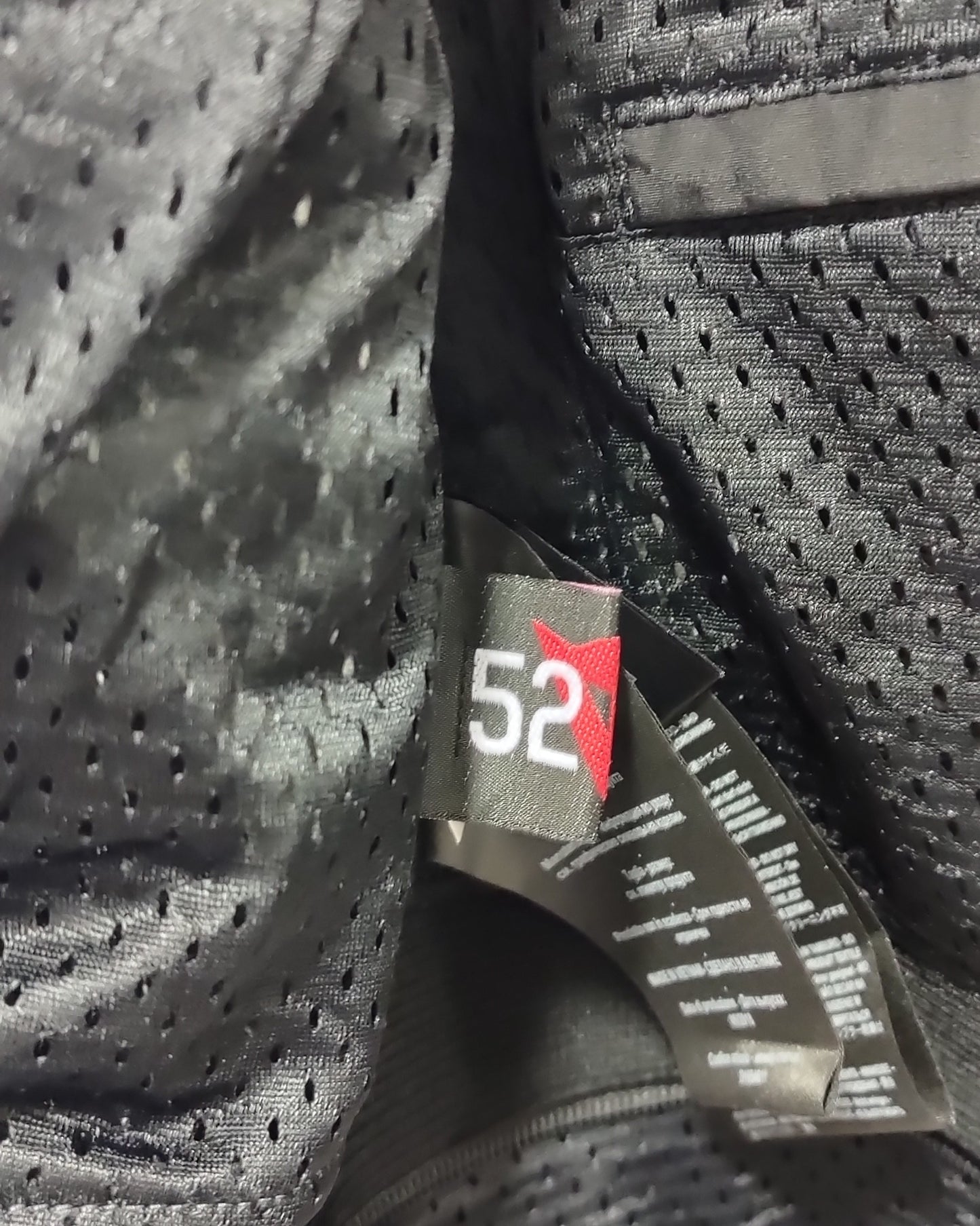Chaqueta Dainese perforada
